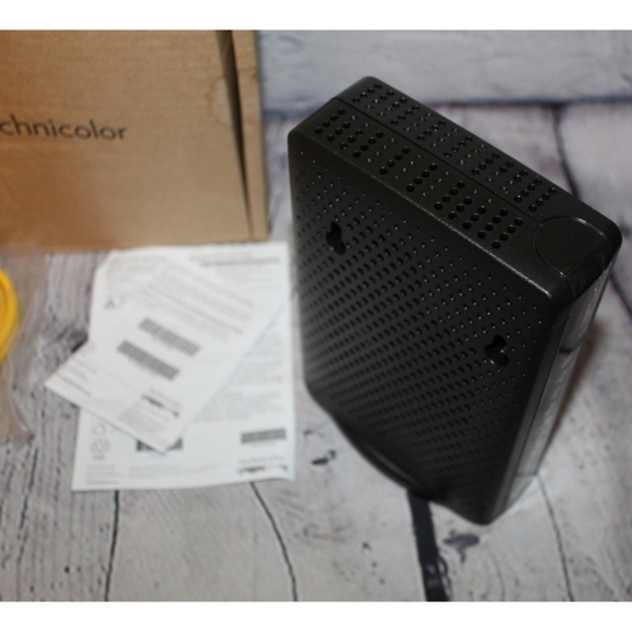 Technicolor DPC3216 Cabel Wifi Modem Wireless Router - Picture 8 of 10